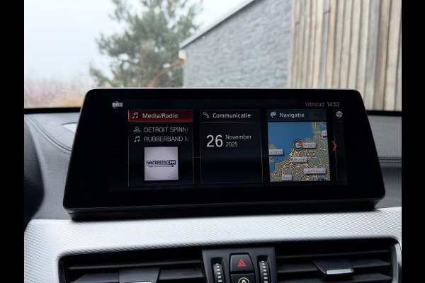 BMW X1 xDrive25e M-sport Automaat | Panoramadak | Leren bekleding | Stoelverwarming | LED verlichting | Climate & cruise control | Misa
