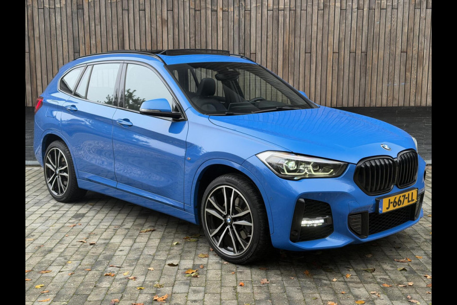 BMW X1 xDrive25e M-sport Automaat | Panoramadak | Leren bekleding | Stoelverwarming | LED verlichting | Climate & cruise control | Misa