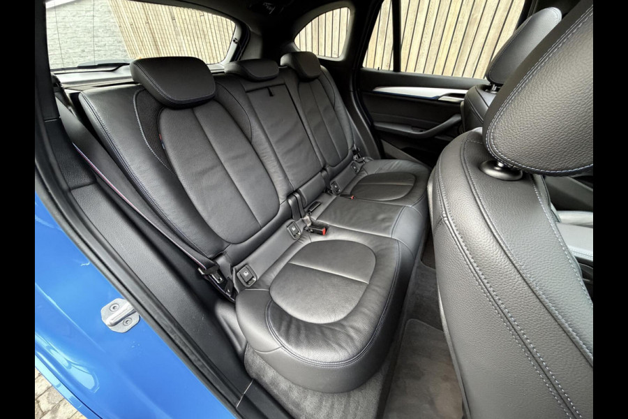 BMW X1 xDrive25e M-sport Automaat | Panoramadak | Leren bekleding | Stoelverwarming | LED verlichting | Climate & cruise control | Misa