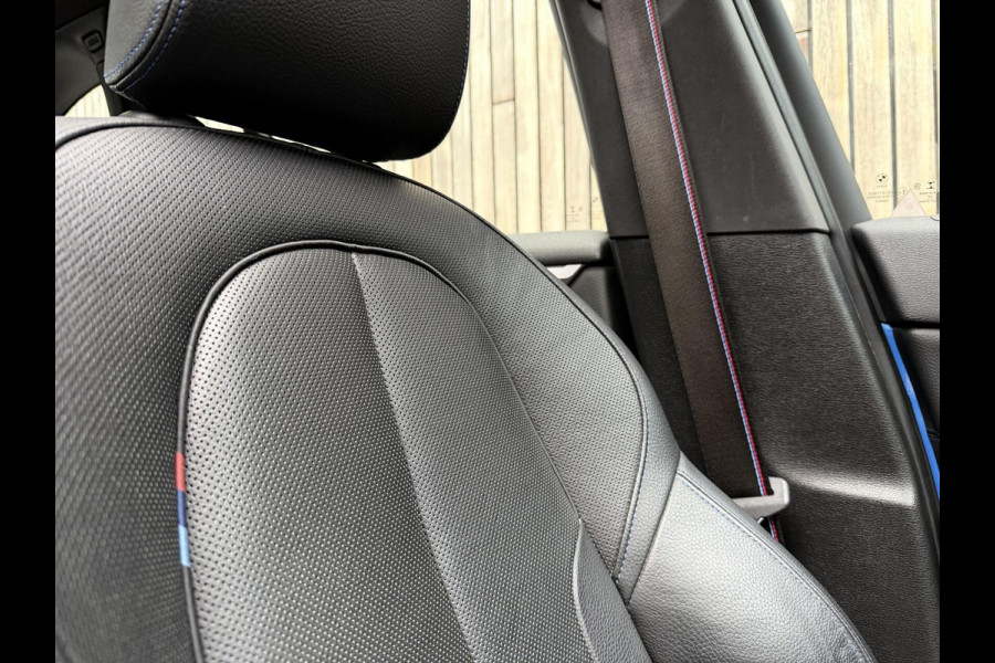 BMW X1 xDrive25e M-sport Automaat | Panoramadak | Leren bekleding | Stoelverwarming | LED verlichting | Climate & cruise control | Misa