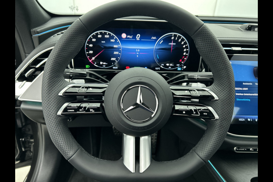 Mercedes-Benz E-Klasse 300 e Sport Edition | Nightpakket | GUARD 360° vehicle protection Plus | Panoramaschuifdak | DISTRONIC | Memorypakket | 360° camera | DIGITAL Light | MBUX Superscreen |