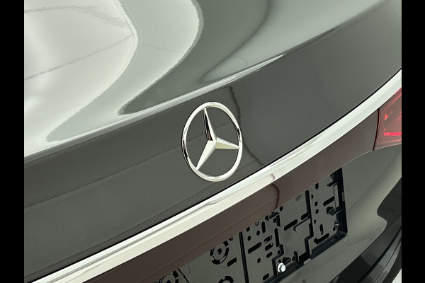 Mercedes-Benz E-Klasse 300 e Sport Edition | Nightpakket | GUARD 360° vehicle protection Plus | Panoramaschuifdak | DISTRONIC | Memorypakket | 360° camera | DIGITAL Light | MBUX Superscreen |