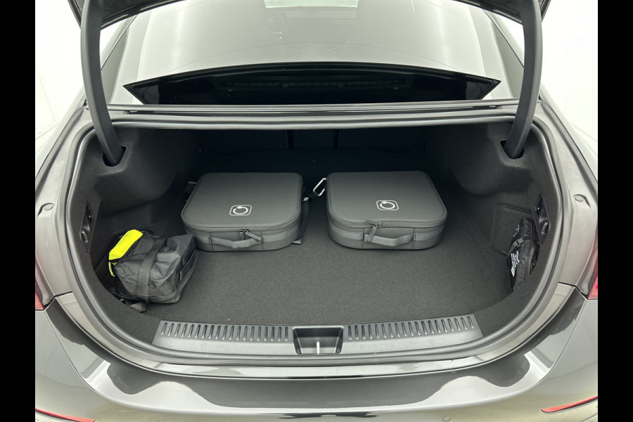 Mercedes-Benz E-Klasse 300 e Sport Edition | Nightpakket | GUARD 360° vehicle protection Plus | Panoramaschuifdak | DISTRONIC | Memorypakket | 360° camera | DIGITAL Light | MBUX Superscreen |