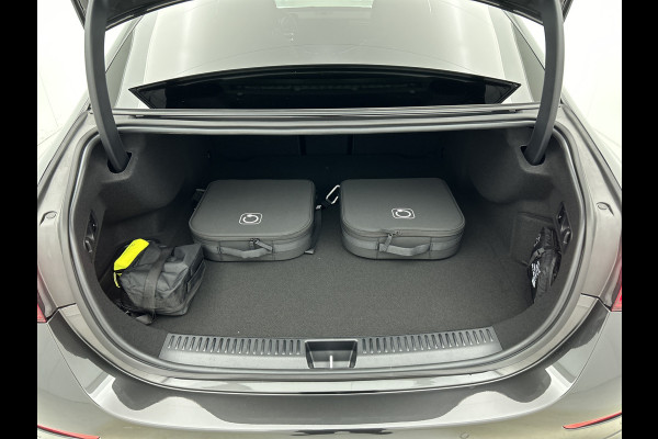 Mercedes-Benz E-Klasse 300 e Sport Edition | Nightpakket | GUARD 360° vehicle protection Plus | Panoramaschuifdak | DISTRONIC | Memorypakket | 360° camera | DIGITAL Light | MBUX Superscreen |