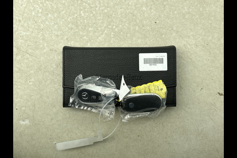 Mercedes-Benz E-Klasse 300 e Sport Edition | Nightpakket | GUARD 360° vehicle protection Plus | Panoramaschuifdak | DISTRONIC | Memorypakket | 360° camera | DIGITAL Light | MBUX Superscreen |