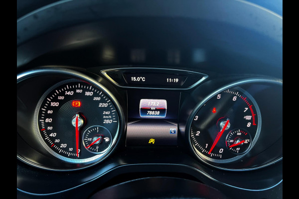 Mercedes-Benz GLA 180 Ambition Navi_Carplay_Camera_Trekh_Clima_Cruise