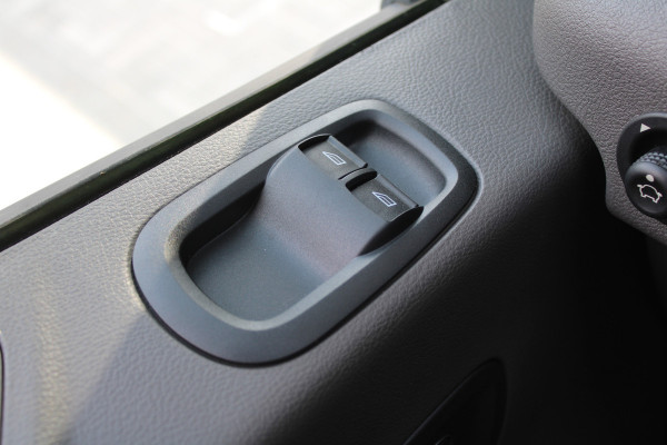 Ford E-Transit 350 L3H2 Trend 68 kWh Vol Elektrisch - 360 Camera - Pro Power Onboard - Dodehoek Assistent - Rijklaar