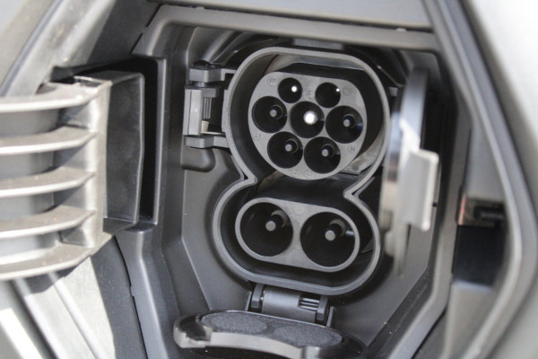 Renault Kangoo E-Tech Advance L2 44 kWh 123pk - Carplay - Stoelverwarming - PDC - Navi - Betimmering - LED - DAB - Cruise - Rijklaar