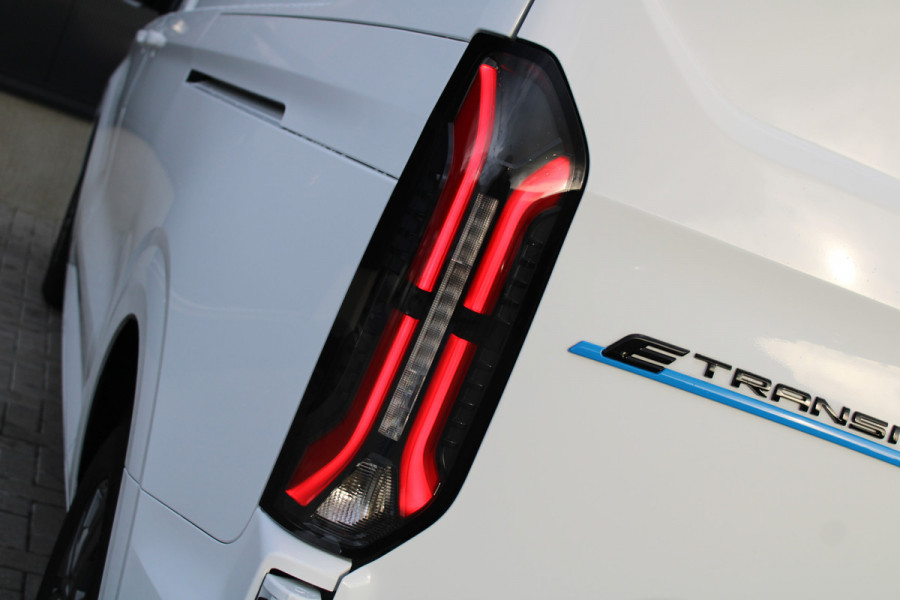 Ford E-Transit Custom 340 L2H1 Limited 65 kWh 218pk - 2x Schuif - LED - 360 Camera - B&O - ACC - Navi - Stoel/Stuurverwarming - Rijklaar