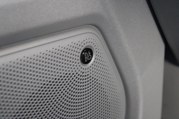 Ford E-Transit Custom 340 L2H1 Limited 65 kWh 218pk - 2x Schuif - LED - 360 Camera - B&O - ACC - Navi - Stoel/Stuurverwarming - Rijklaar