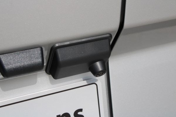 Ford Transit Custom 320 2.0 TDCI L2H1 Trend DC 136pk - 5 zits - Elek Trekhaak - LED - Stoelverwarming - Carplay/Android - Rijklaar