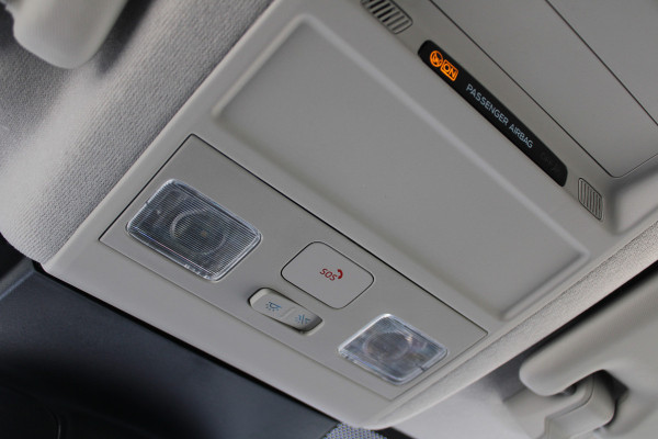 Ford Transit Custom 320 2.0 TDCI L2H1 Trend DC 136pk - 5 zits - Elek Trekhaak - LED - Stoelverwarming - Carplay/Android - Rijklaar