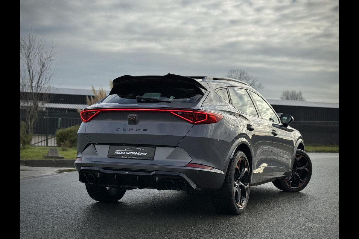 CUPRA Formentor 1.4 e-Hybrid VZ Performance Copper Style Panoramadak|Schaalstoelen|360° Camera|Stuurverw.|Keyless|
