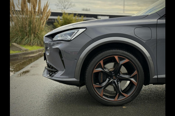 CUPRA Formentor 1.4 e-Hybrid VZ Performance Copper Style Panoramadak|Schaalstoelen|360° Camera|Stuurverw.|Keyless|
