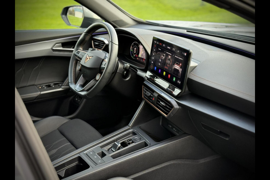 CUPRA Formentor 1.4 e-Hybrid VZ Performance Copper Style Panoramadak|Schaalstoelen|360° Camera|Stuurverw.|Keyless|