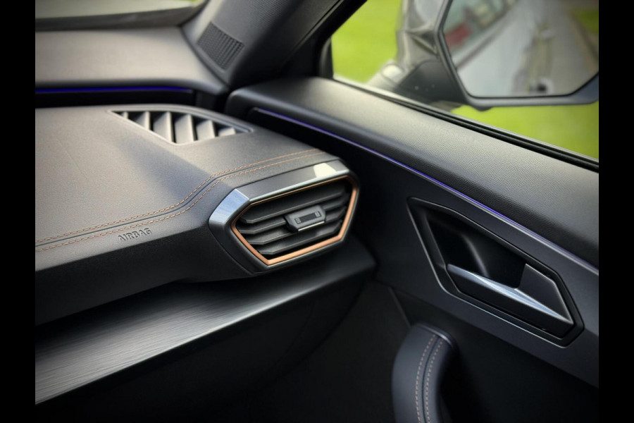 CUPRA Formentor 1.4 e-Hybrid VZ Performance Copper Style Panoramadak|Schaalstoelen|360° Camera|Stuurverw.|Keyless|