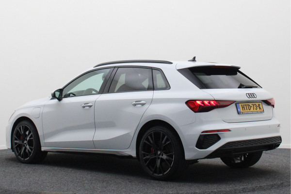 Audi A3 Sportback 45 TFSI e S edition Competition Virtual Cockpit, Standkachel, Cruise, Navigatie, Bluetooth, Climate, PDC, 19''