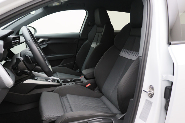 Audi A3 Sportback 45 TFSI e S edition Competition Virtual Cockpit, Standkachel, Cruise, Navigatie, Bluetooth, Climate, PDC, 19''