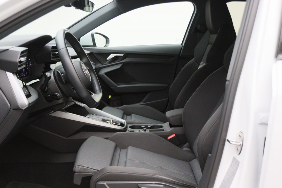 Audi A3 Sportback 45 TFSI e S edition Competition Virtual Cockpit, Standkachel, Cruise, Navigatie, Bluetooth, Climate, PDC, 19''