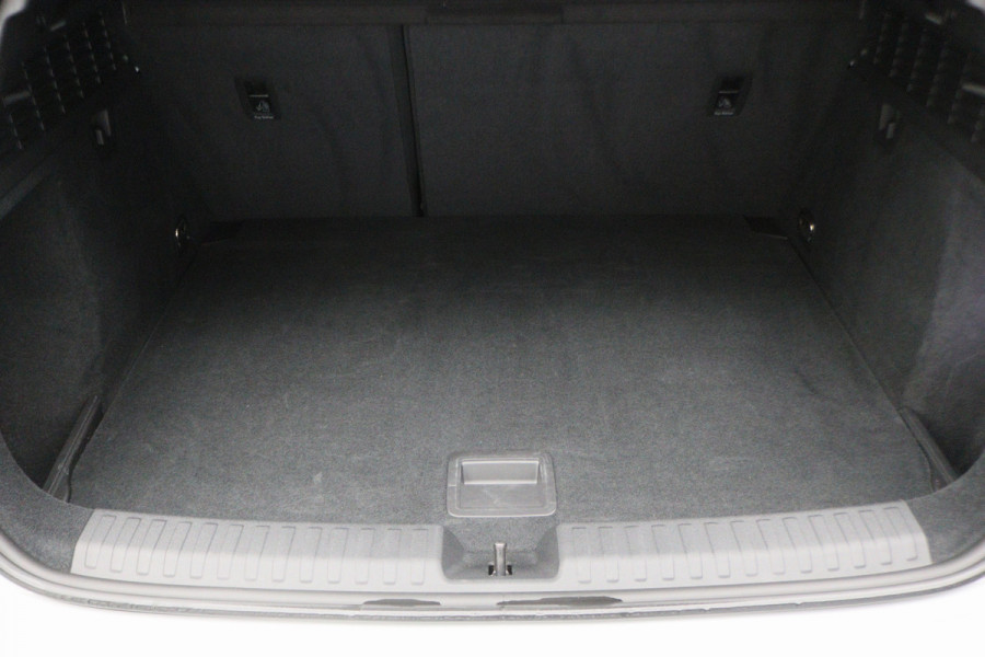 Audi A3 Sportback 45 TFSI e S edition Competition Virtual Cockpit, Standkachel, Cruise, Navigatie, Bluetooth, Climate, PDC, 19''