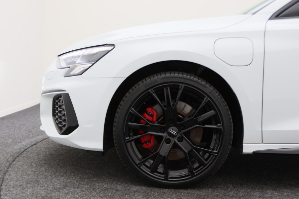 Audi A3 Sportback 45 TFSI e S edition Competition Virtual Cockpit, Standkachel, Cruise, Navigatie, Bluetooth, Climate, PDC, 19''