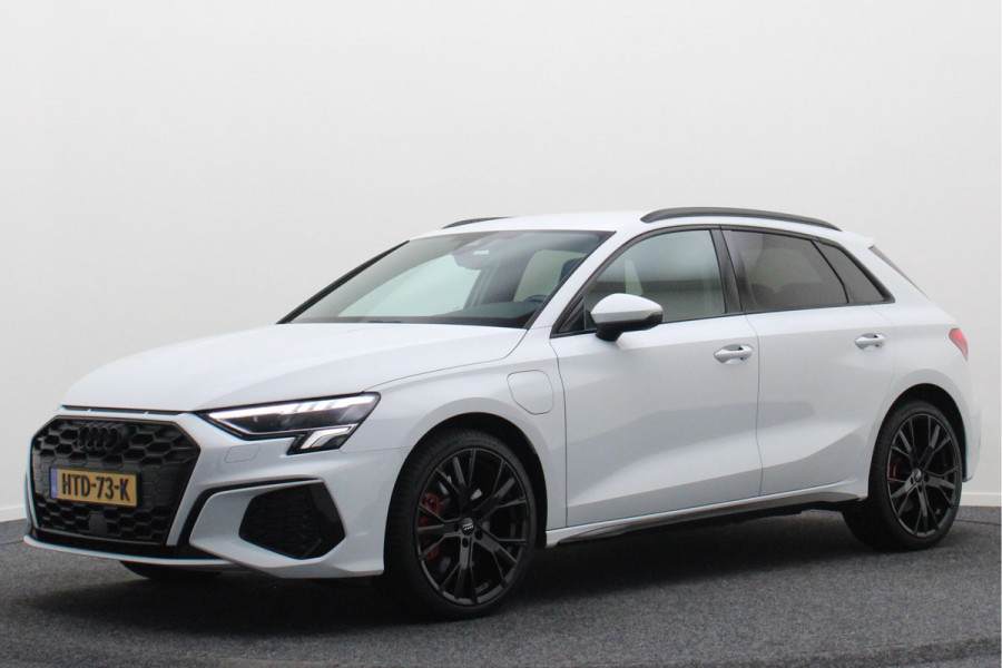 Audi A3 Sportback 45 TFSI e S edition Competition Virtual Cockpit, Standkachel, Cruise, Navigatie, Bluetooth, Climate, PDC, 19''