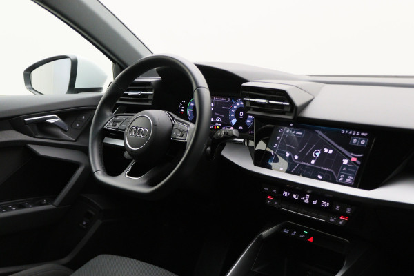 Audi A3 Sportback 45 TFSI e S edition Competition Virtual Cockpit, Standkachel, Cruise, Navigatie, Bluetooth, Climate, PDC, 19''