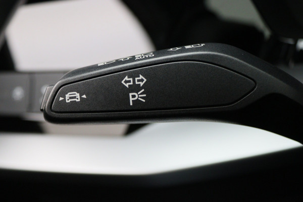 Audi A3 Sportback 45 TFSI e S edition Competition Virtual Cockpit, Standkachel, Cruise, Navigatie, Bluetooth, Climate, PDC, 19''