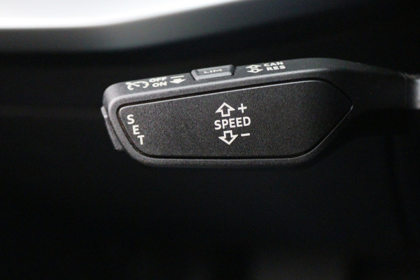 Audi A3 Sportback 45 TFSI e S edition Competition Virtual Cockpit, Standkachel, Cruise, Navigatie, Bluetooth, Climate, PDC, 19''