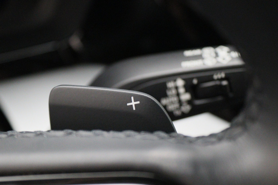 Audi A3 Sportback 45 TFSI e S edition Competition Virtual Cockpit, Standkachel, Cruise, Navigatie, Bluetooth, Climate, PDC, 19''