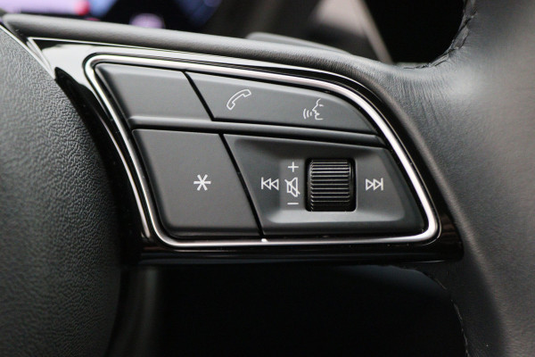 Audi A3 Sportback 45 TFSI e S edition Competition Virtual Cockpit, Standkachel, Cruise, Navigatie, Bluetooth, Climate, PDC, 19''