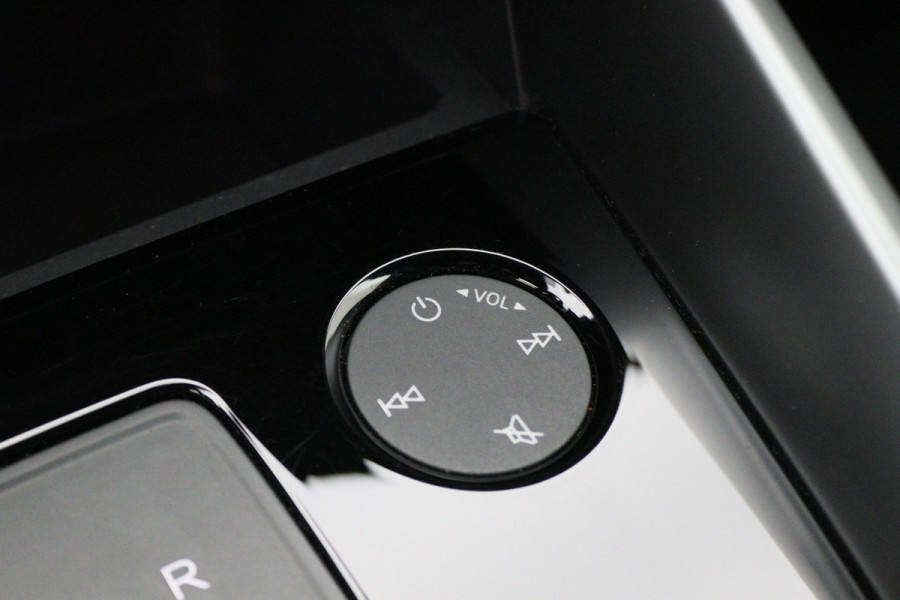 Audi A3 Sportback 45 TFSI e S edition Competition Virtual Cockpit, Standkachel, Cruise, Navigatie, Bluetooth, Climate, PDC, 19''