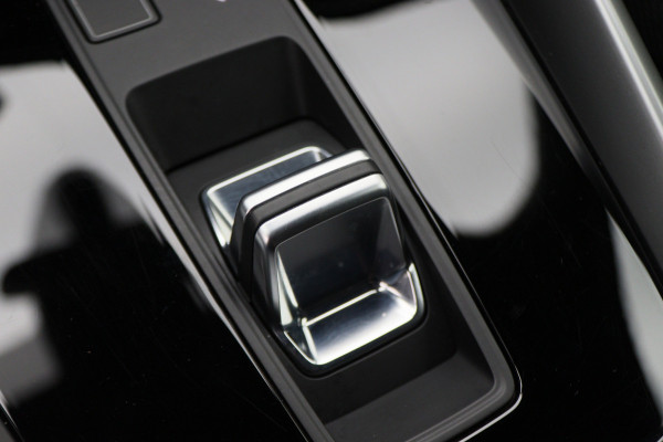 Audi A3 Sportback 45 TFSI e S edition Competition Virtual Cockpit, Standkachel, Cruise, Navigatie, Bluetooth, Climate, PDC, 19''