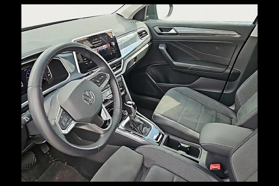 Volkswagen T-Roc 1.5 TSI Style 150 pk Automaat (DSG) | Navigatie | Trekhaak (afneembaar) | Parkeersensoren (Park assist) | Adaptieve cruise control | Stoelverwarming |