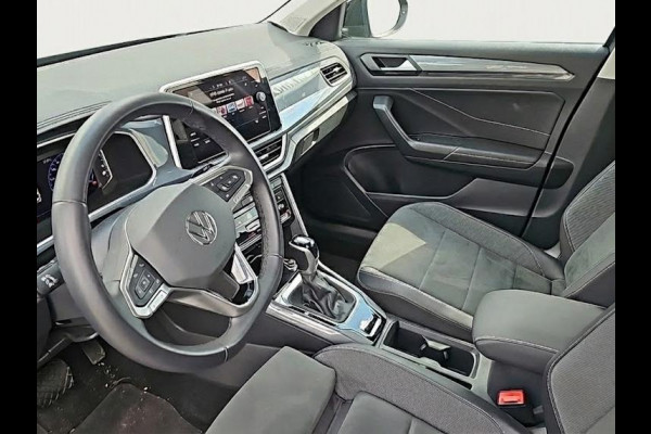 Volkswagen T-Roc 1.5 TSI Style 150 pk Automaat (DSG) | Navigatie | Trekhaak (afneembaar) | Parkeersensoren (Park assist) | Adaptieve cruise control | Stoelverwarming |