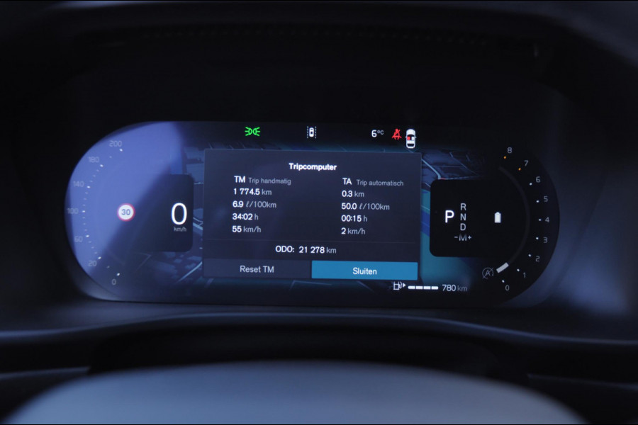 Volvo XC40 B4 211PK Automaat Plus Dark / Adaptive cruise control / Elektrische stoelen / Harman Kardon audio / Pilot assist / BLIS / Stoel en stuur verwarming / Elektrische achterklep / Parkeersensoren met camera / Google infotainment