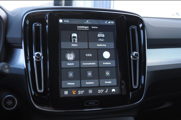 Volvo XC40 B4 211PK Automaat Plus Dark / Adaptive cruise control / Elektrische stoelen / Harman Kardon audio / Pilot assist / BLIS / Stoel en stuur verwarming / Elektrische achterklep / Parkeersensoren met camera / Google infotainment