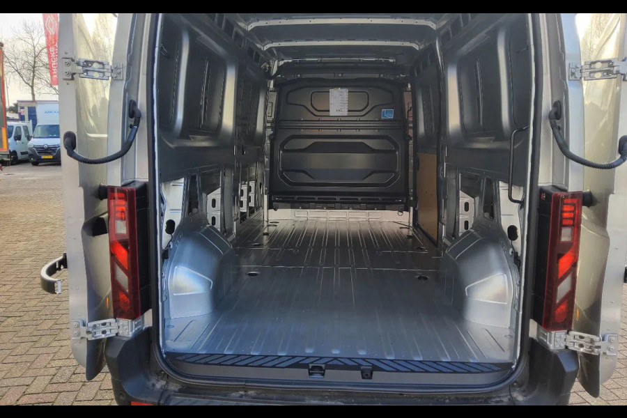 Renault Master 150.35 L3H2 GESLOTEN - METALLIC GRIJS - EURO 6 - BPM VRIJ - V-50-KLR
