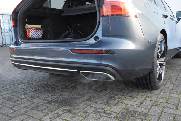 Volvo V60 T6 340PK Automaat Recharge AWD Inscription /  Bowers en Wilkins / Adaptieve cruise control/ Panoramadak/ 19” velgen/ BLIS/ Trekhaak/ Stoel en stuurwielverwarming/ Parkeersensoren met 360 Camera/ Elektrische stoelen met geheugen/ Apple carplay/ Keyless entry/ Head up display
