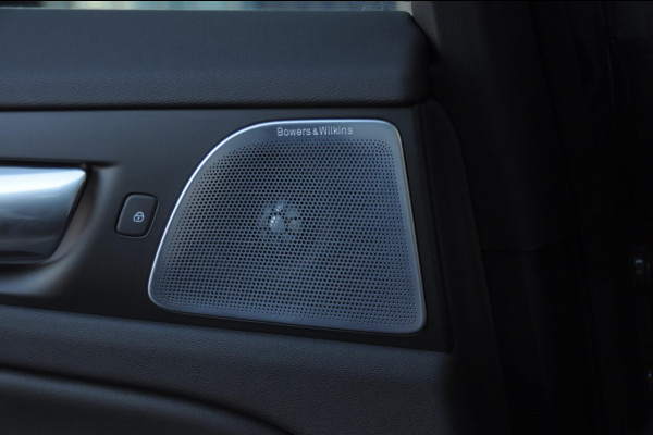 Volvo V60 T6 340PK Automaat Recharge AWD Inscription /  Bowers en Wilkins / Adaptieve cruise control/ Panoramadak/ 19” velgen/ BLIS/ Trekhaak/ Stoel en stuurwielverwarming/ Parkeersensoren met 360 Camera/ Elektrische stoelen met geheugen/ Apple carplay/ Keyless entry/ Head up display