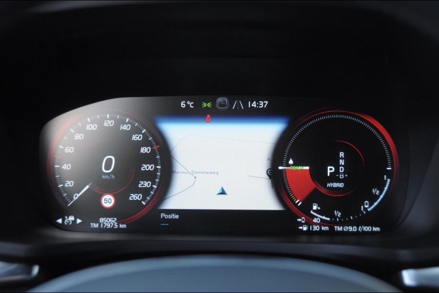 Volvo V60 T6 340PK Automaat Recharge AWD Inscription /  Bowers en Wilkins / Adaptieve cruise control/ Panoramadak/ 19” velgen/ BLIS/ Trekhaak/ Stoel en stuurwielverwarming/ Parkeersensoren met 360 Camera/ Elektrische stoelen met geheugen/ Apple carplay/ Keyless entry/ Head up display