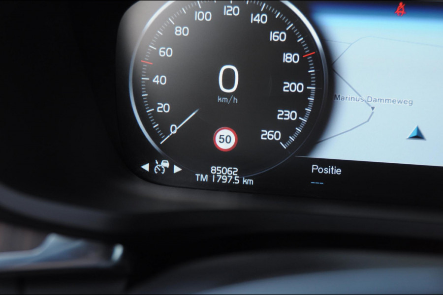 Volvo V60 T6 340PK Automaat Recharge AWD Inscription /  Bowers en Wilkins / Adaptieve cruise control/ Panoramadak/ 19” velgen/ BLIS/ Trekhaak/ Stoel en stuurwielverwarming/ Parkeersensoren met 360 Camera/ Elektrische stoelen met geheugen/ Apple carplay/ Keyless entry/ Head up display