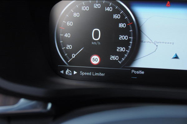 Volvo V60 T6 340PK Automaat Recharge AWD Inscription /  Bowers en Wilkins / Adaptieve cruise control/ Panoramadak/ 19” velgen/ BLIS/ Trekhaak/ Stoel en stuurwielverwarming/ Parkeersensoren met 360 Camera/ Elektrische stoelen met geheugen/ Apple carplay/ Keyless entry/ Head up display