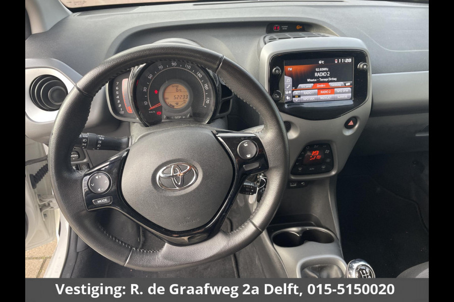Toyota Aygo 1.0 VVT-i x-joy Apple Carplay/Android Auto | Climtae control | 1E eigenaar | Dealer onderhouden