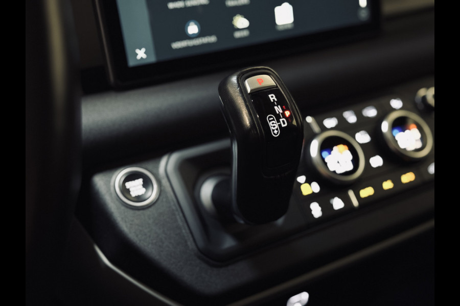 Land Rover Defender 110 3.0 D300 S HardTop Commercial | Trekhaak | Luchtvering | 360 camera