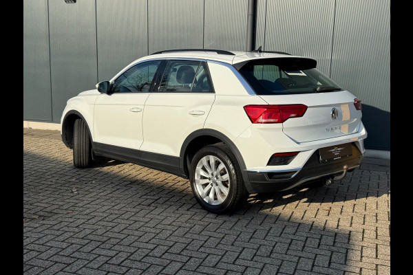 Volkswagen T-Roc 1.0 TSI Style * Navigatie * Stuurverwarming * Trekhaak * Full Led *