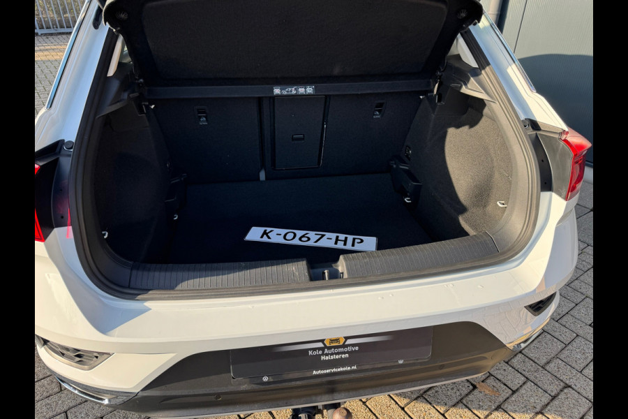 Volkswagen T-Roc 1.0 TSI Style * Navigatie * Stuurverwarming * Trekhaak * Full Led *