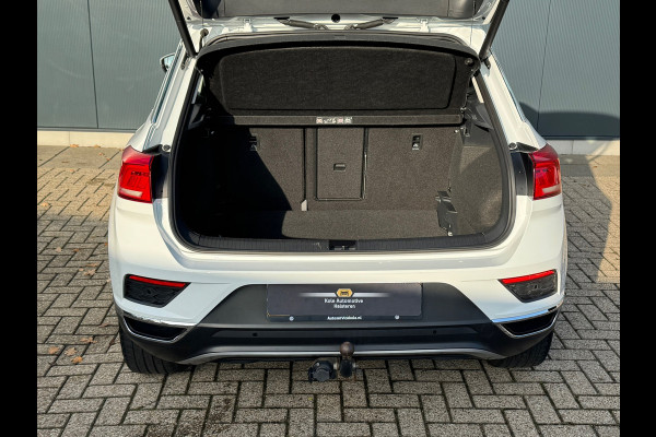Volkswagen T-Roc 1.0 TSI Style * Navigatie * Stuurverwarming * Trekhaak * Full Led *