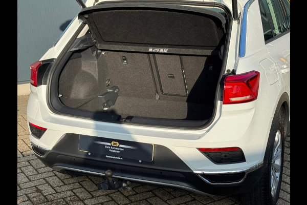 Volkswagen T-Roc 1.0 TSI Style * Navigatie * Stuurverwarming * Trekhaak * Full Led *
