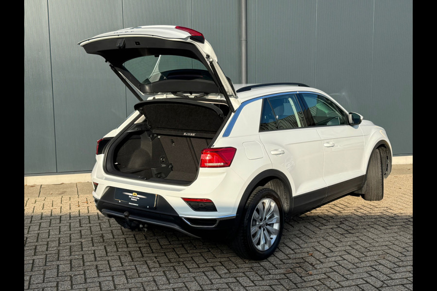 Volkswagen T-Roc 1.0 TSI Style * Navigatie * Stuurverwarming * Trekhaak * Full Led *